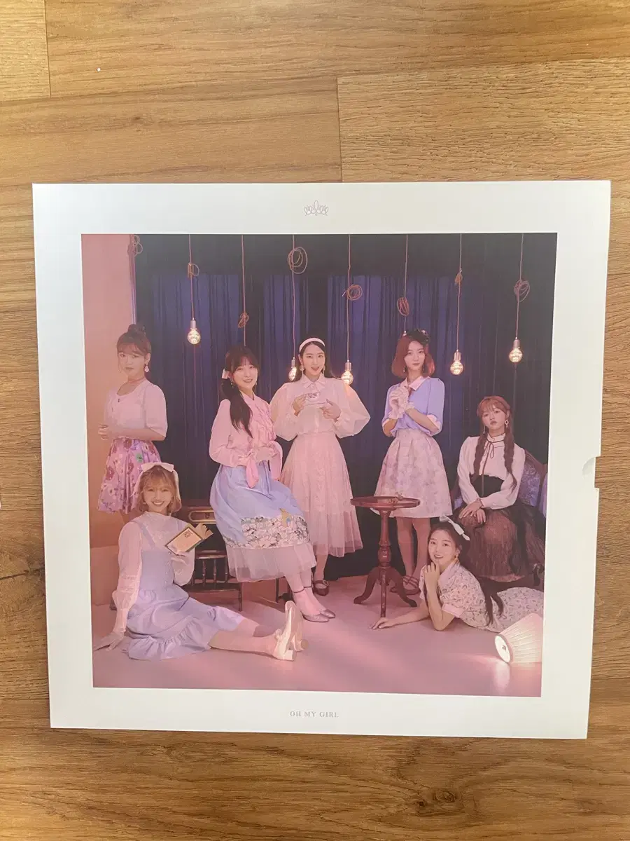 오마이걸 MD LP 포스터